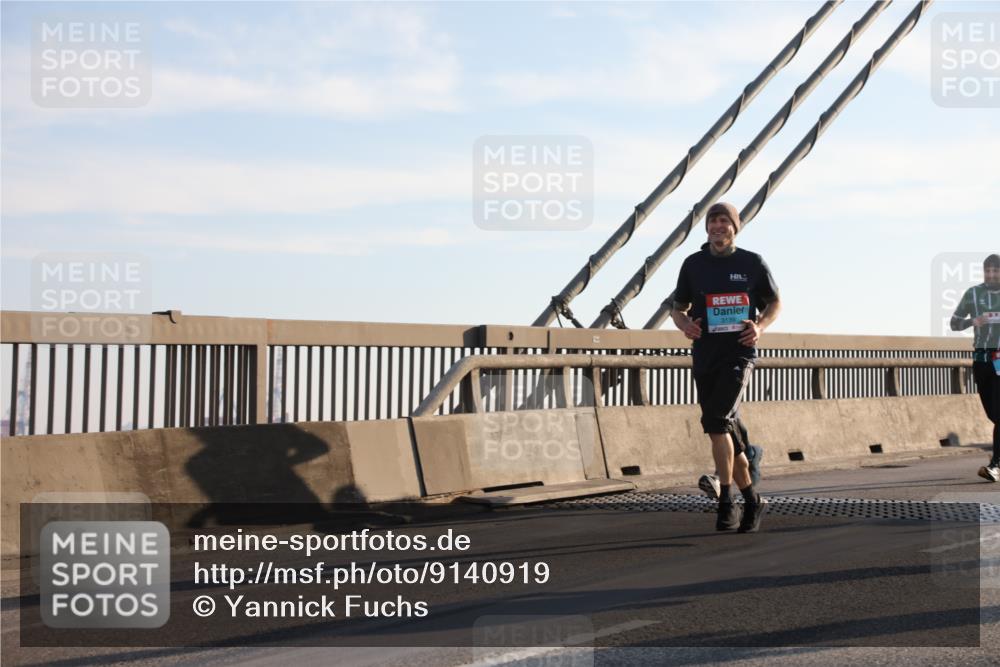 03.10.2025 - Köhlbrandbrückenlauf Yannick Fuchs http://msf.ph/oto/9140919 03.10.2025 08:25:49 Position 2 3139 meine-sportfotos.de