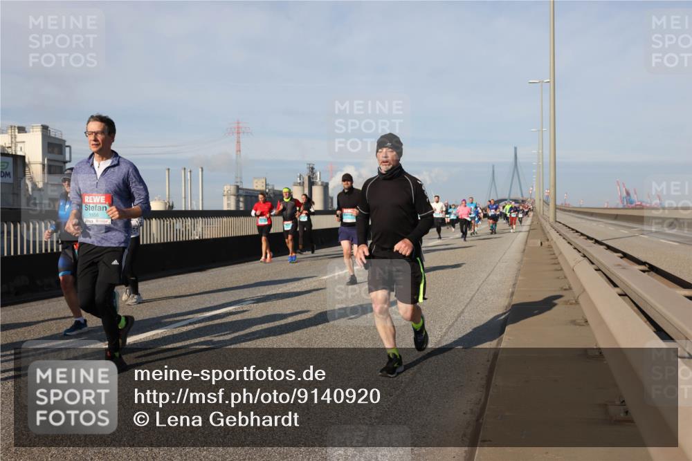 03.10.2025 - Köhlbrandbrückenlauf Lena Gebhardt http://msf.ph/oto/9140920 03.10.2025 09:58:44 Position 2 1556 meine-sportfotos.de