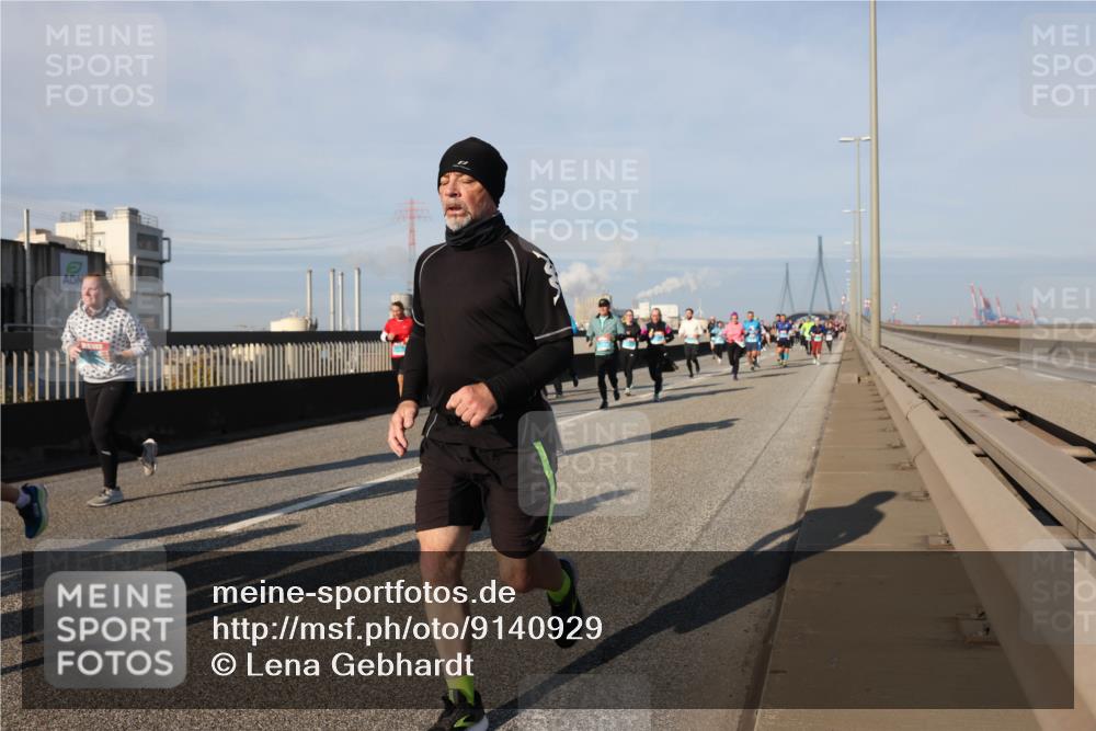 03.10.2025 - Köhlbrandbrückenlauf Lena Gebhardt http://msf.ph/oto/9140929 03.10.2025 09:58:44 Position 2  meine-sportfotos.de