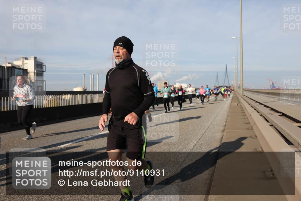 03.10.2025 - Köhlbrandbrückenlauf Lena Gebhardt http://msf.ph/oto/9140931 03.10.2025 09:58:44 Position 2  meine-sportfotos.de