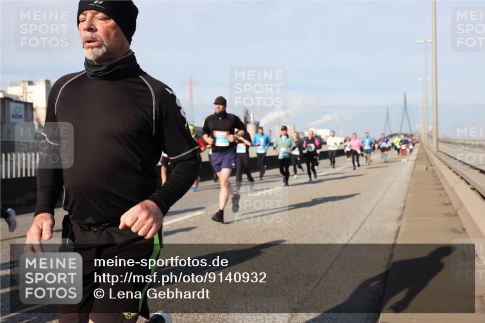 03.10.2025 - Köhlbrandbrückenlauf Lena Gebhardt http://msf.ph/oto/9140932 03.10.2025 09:58:45 Position 2  meine-sportfotos.de