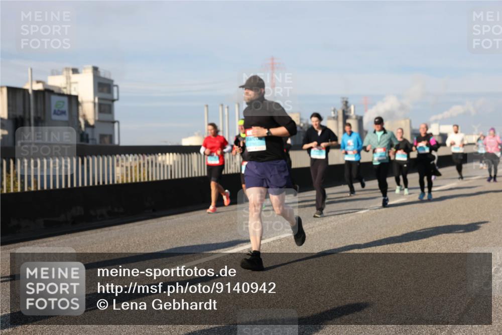 03.10.2025 - Köhlbrandbrückenlauf Lena Gebhardt http://msf.ph/oto/9140942 03.10.2025 09:58:45 Position 2  meine-sportfotos.de