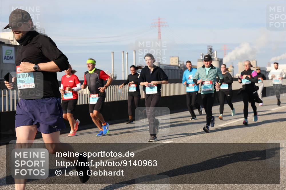 03.10.2025 - Köhlbrandbrückenlauf Lena Gebhardt http://msf.ph/oto/9140963 03.10.2025 09:58:46 Position 2 2785 meine-sportfotos.de