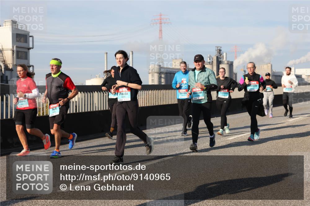 03.10.2025 - Köhlbrandbrückenlauf Lena Gebhardt http://msf.ph/oto/9140965 03.10.2025 09:58:46 Position 2 3487, 3486, 1695, 1794, 2641 meine-sportfotos.de