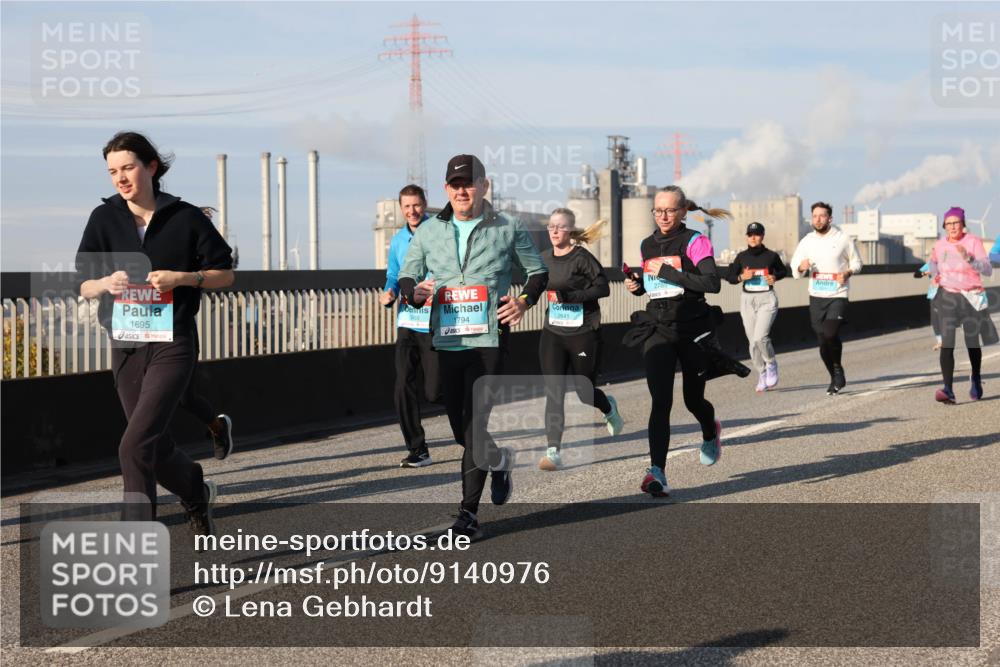 03.10.2025 - Köhlbrandbrückenlauf Lena Gebhardt http://msf.ph/oto/9140976 03.10.2025 09:58:46 Position 2 1695, 1794, 2641 meine-sportfotos.de