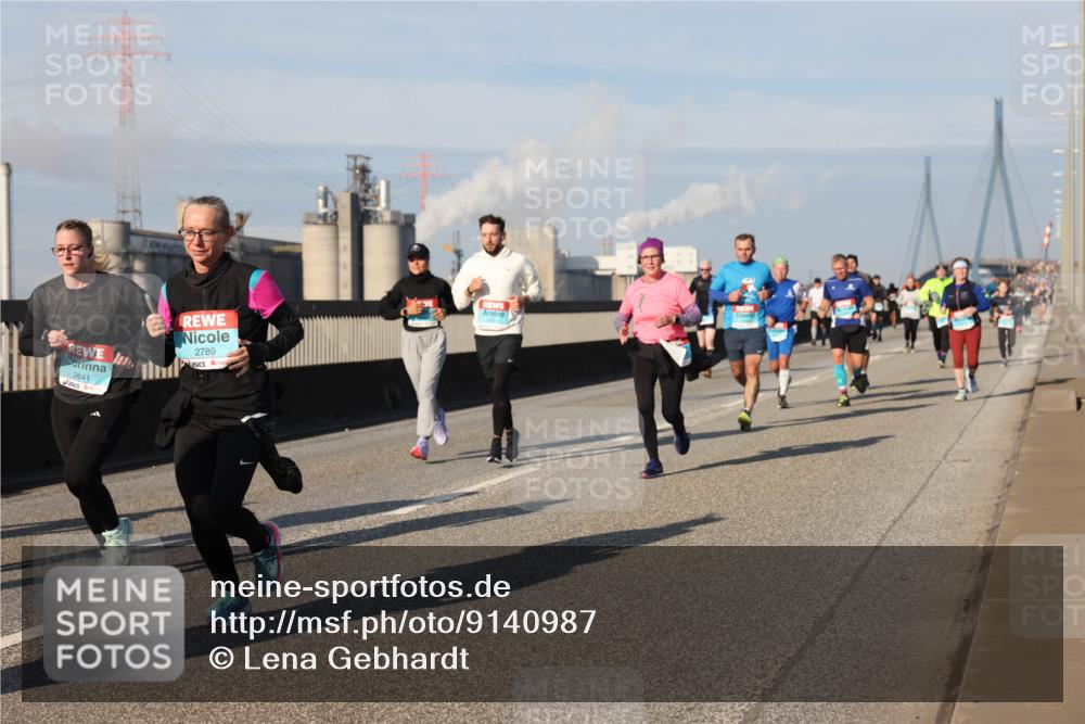 03.10.2025 - Köhlbrandbrückenlauf Lena Gebhardt http://msf.ph/oto/9140987 03.10.2025 09:58:47 Position 2 2641, 2789 meine-sportfotos.de
