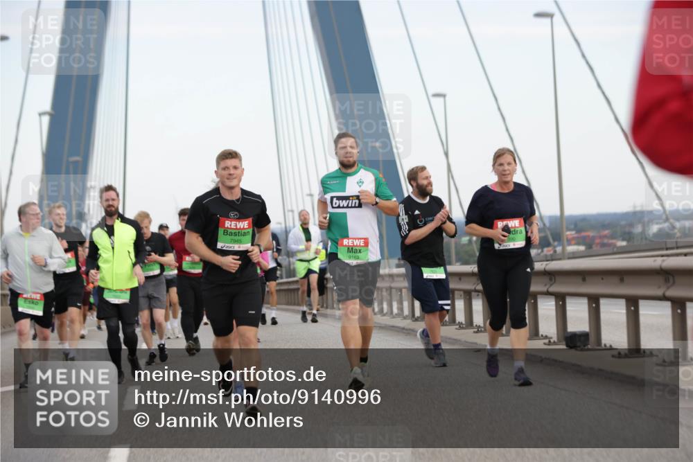 03.10.2025 - Köhlbrandbrückenlauf Jannik Wohlers http://msf.ph/oto/9140996 03.10.2025 15:33:05 Position 1 7945, 9163 meine-sportfotos.de