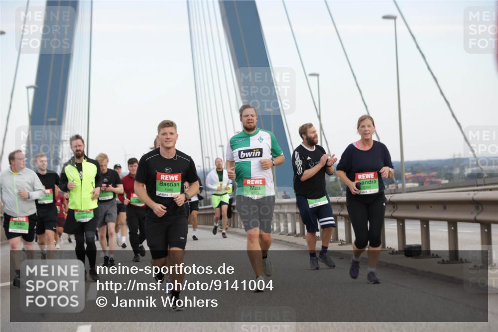 03.10.2025 - Köhlbrandbrückenlauf Jannik Wohlers http://msf.ph/oto/9141004 03.10.2025 15:33:05 Position 1 7945, 9163, 9390 meine-sportfotos.de