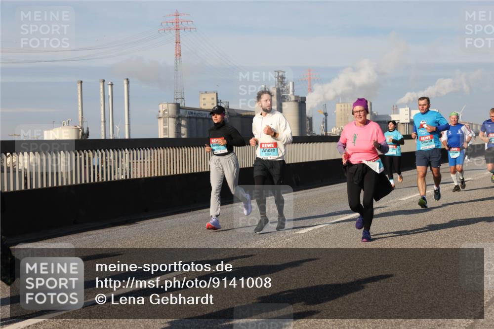03.10.2025 - Köhlbrandbrückenlauf Lena Gebhardt http://msf.ph/oto/9141008 03.10.2025 09:58:48 Position 2 2254 meine-sportfotos.de