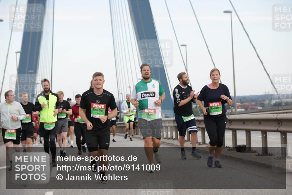 03.10.2025 - Köhlbrandbrückenlauf Jannik Wohlers http://msf.ph/oto/9141009 03.10.2025 15:33:05 Position 1 7945, 9163, 9390 meine-sportfotos.de