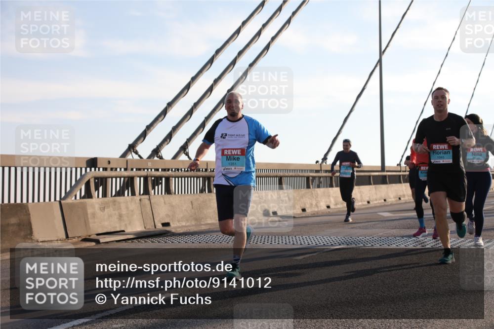 03.10.2025 - Köhlbrandbrückenlauf Yannick Fuchs http://msf.ph/oto/9141012 03.10.2025 08:25:56 Position 2 1351, 1045, 1449 meine-sportfotos.de