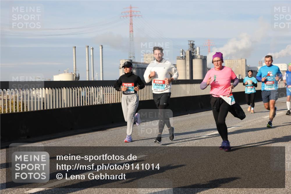 03.10.2025 - Köhlbrandbrückenlauf Lena Gebhardt http://msf.ph/oto/9141014 03.10.2025 09:58:49 Position 2 2254 meine-sportfotos.de