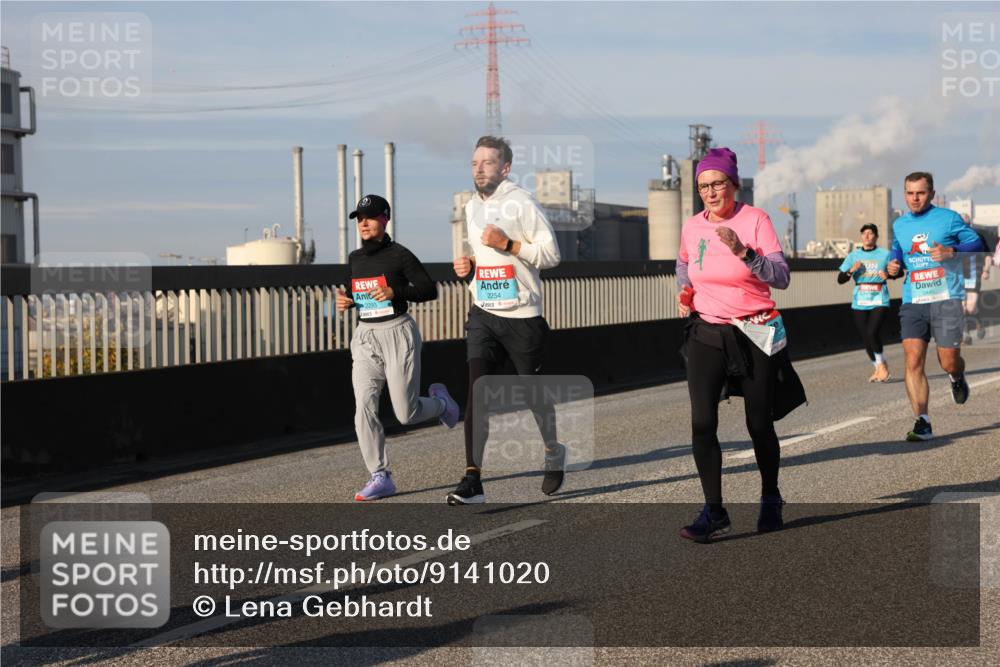 03.10.2025 - Köhlbrandbrückenlauf Lena Gebhardt http://msf.ph/oto/9141020 03.10.2025 09:58:49 Position 2 2254 meine-sportfotos.de