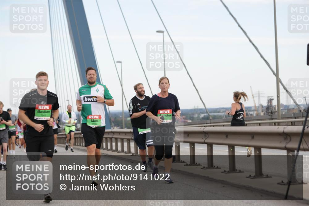 03.10.2025 - Köhlbrandbrückenlauf Jannik Wohlers http://msf.ph/oto/9141022 03.10.2025 15:33:06 Position 1 7945, 9163, 890 meine-sportfotos.de