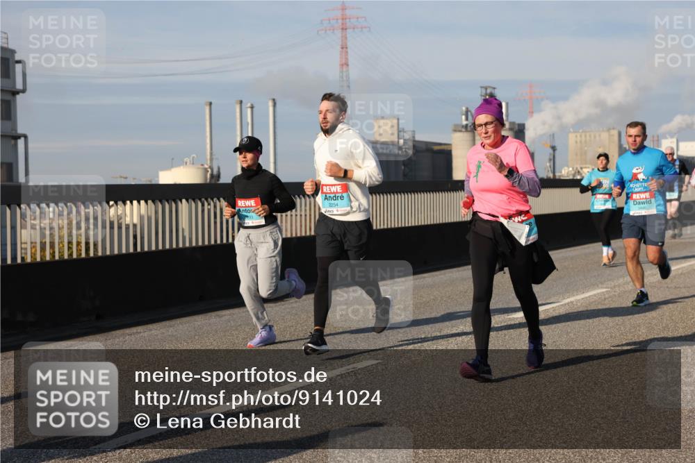 03.10.2025 - Köhlbrandbrückenlauf Lena Gebhardt http://msf.ph/oto/9141024 03.10.2025 09:58:49 Position 2 2254 meine-sportfotos.de