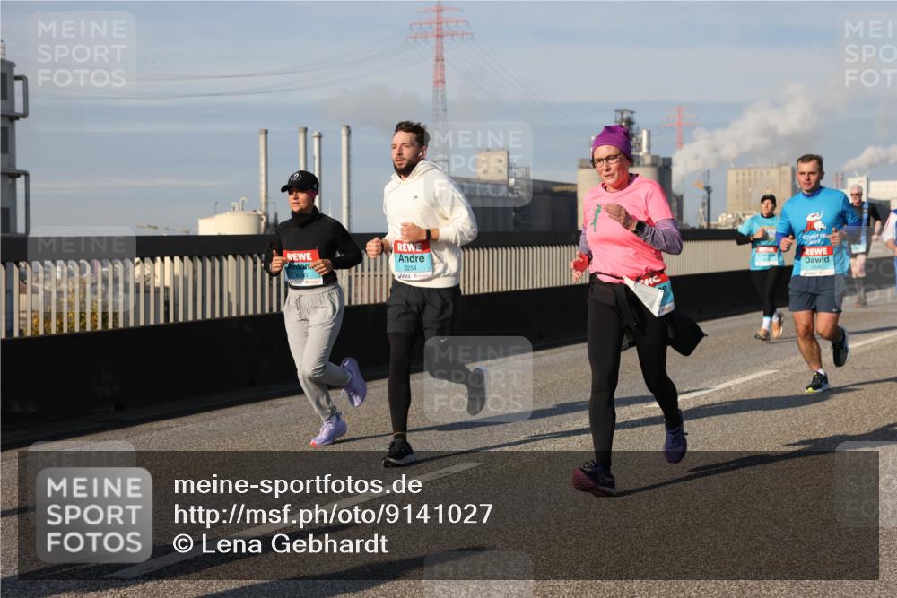 03.10.2025 - Köhlbrandbrückenlauf Lena Gebhardt http://msf.ph/oto/9141027 03.10.2025 09:58:49 Position 2 2254 meine-sportfotos.de