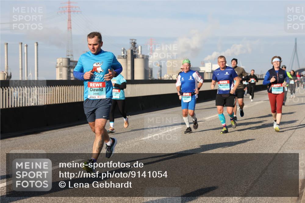 03.10.2025 - Köhlbrandbrückenlauf Lena Gebhardt http://msf.ph/oto/9141054 03.10.2025 09:58:51 Position 2 3446 meine-sportfotos.de