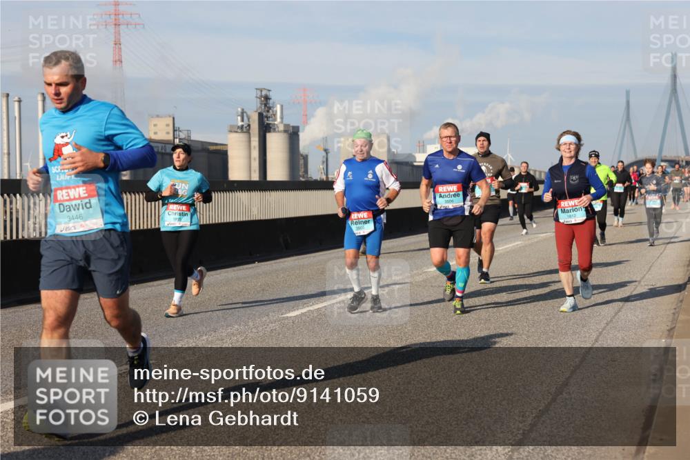 03.10.2025 - Köhlbrandbrückenlauf Lena Gebhardt http://msf.ph/oto/9141059 03.10.2025 09:58:51 Position 2 3446, 1903, 3506, 1812 meine-sportfotos.de