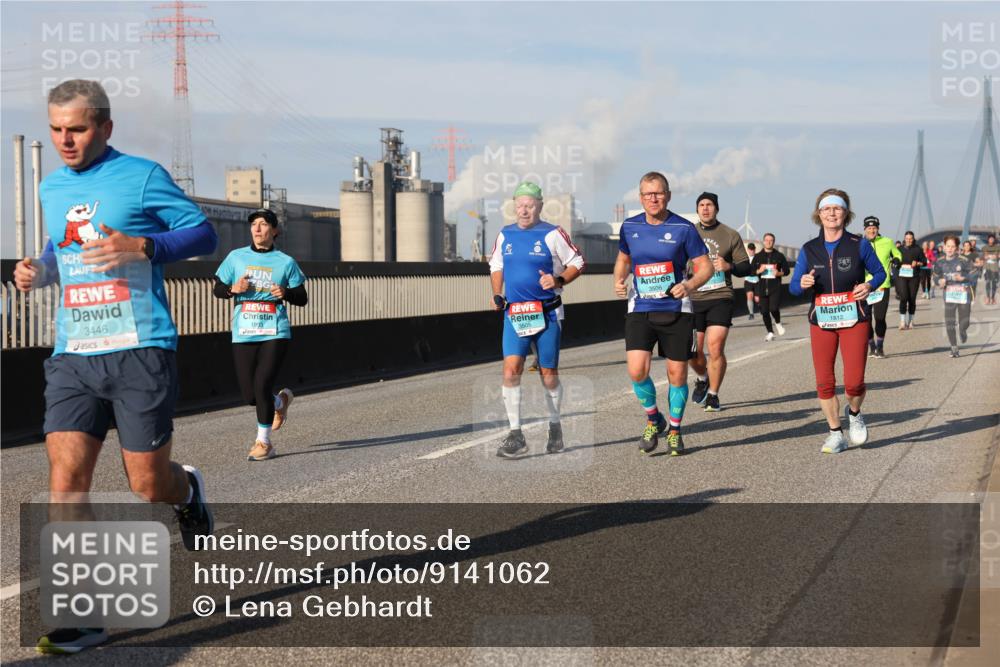 03.10.2025 - Köhlbrandbrückenlauf Lena Gebhardt http://msf.ph/oto/9141062 03.10.2025 09:58:51 Position 2 3446, 1903, 3506, 1812 meine-sportfotos.de