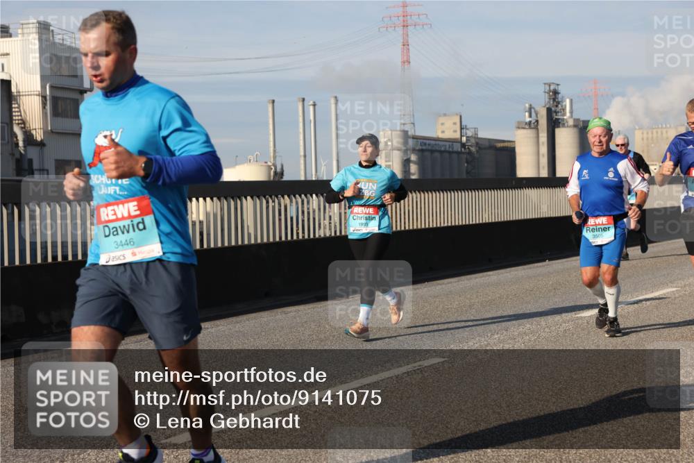 03.10.2025 - Köhlbrandbrückenlauf Lena Gebhardt http://msf.ph/oto/9141075 03.10.2025 09:58:52 Position 2 3446, 1903, 3505 meine-sportfotos.de