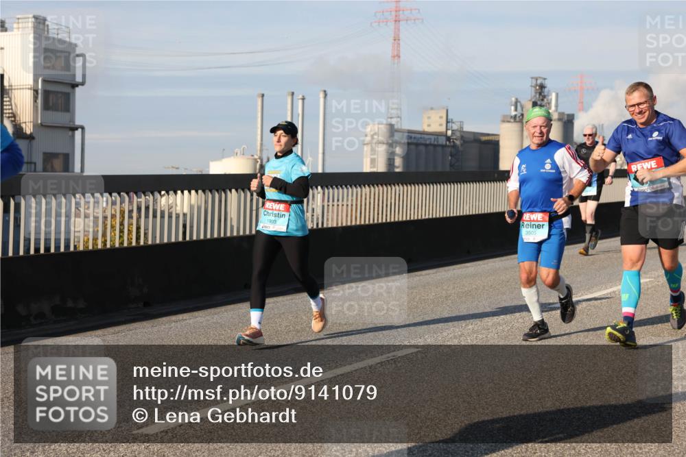03.10.2025 - Köhlbrandbrückenlauf Lena Gebhardt http://msf.ph/oto/9141079 03.10.2025 09:58:52 Position 2 1903, 3505 meine-sportfotos.de