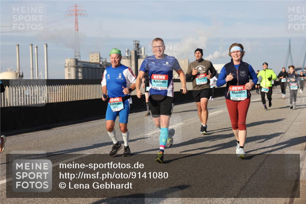 03.10.2025 - Köhlbrandbrückenlauf Lena Gebhardt http://msf.ph/oto/9141080 03.10.2025 09:58:53 Position 2 3505, 3506, 2172, 1812 meine-sportfotos.de