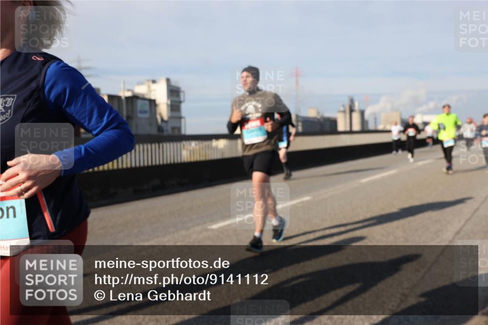 03.10.2025 - Köhlbrandbrückenlauf Lena Gebhardt http://msf.ph/oto/9141112 03.10.2025 09:58:55 Position 2  meine-sportfotos.de