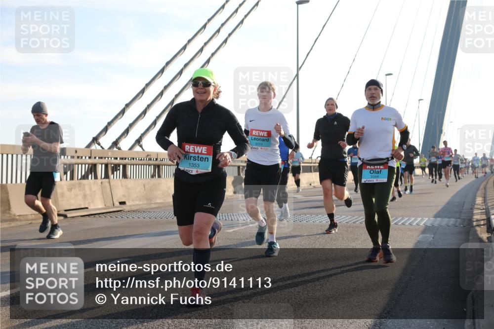 03.10.2025 - Köhlbrandbrückenlauf Yannick Fuchs http://msf.ph/oto/9141113 03.10.2025 08:26:00 Position 2 1353, 3111, 3344 meine-sportfotos.de