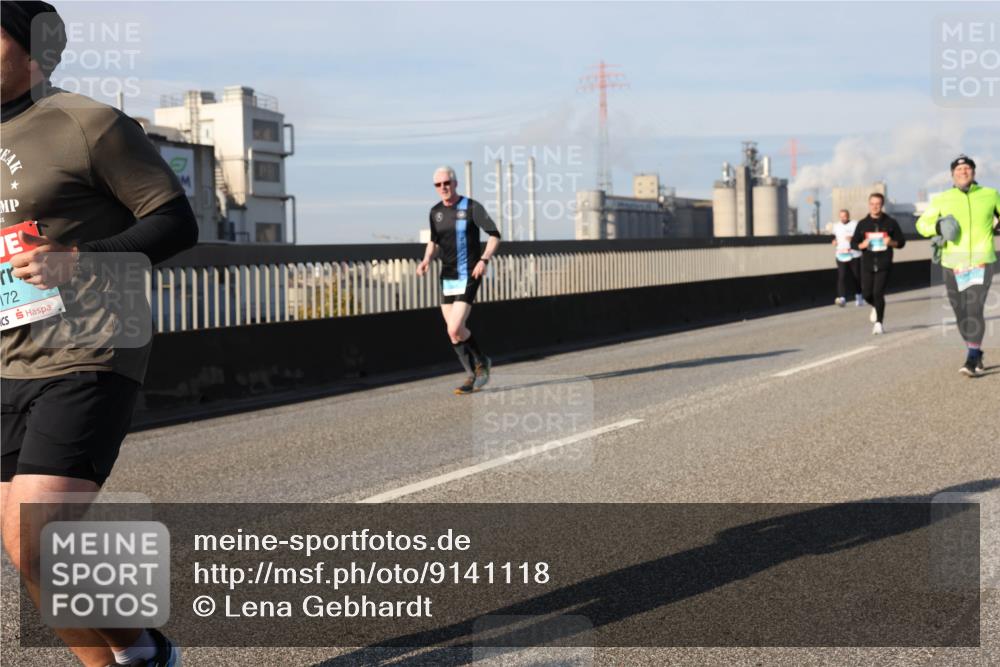 03.10.2025 - Köhlbrandbrückenlauf Lena Gebhardt http://msf.ph/oto/9141118 03.10.2025 09:58:56 Position 2 55, 172 meine-sportfotos.de
