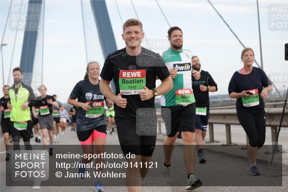 03.10.2025 - Köhlbrandbrückenlauf Jannik Wohlers http://msf.ph/oto/9141121 03.10.2025 15:33:08 Position 1 8054, 7945, 9163, 9390 meine-sportfotos.de