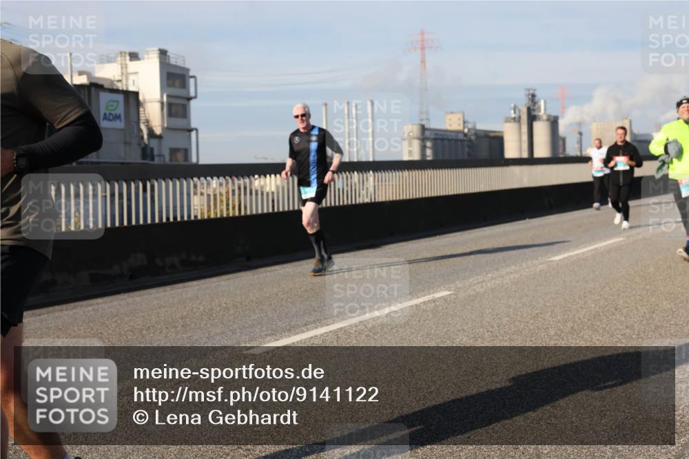 03.10.2025 - Köhlbrandbrückenlauf Lena Gebhardt http://msf.ph/oto/9141122 03.10.2025 09:58:56 Position 2  meine-sportfotos.de