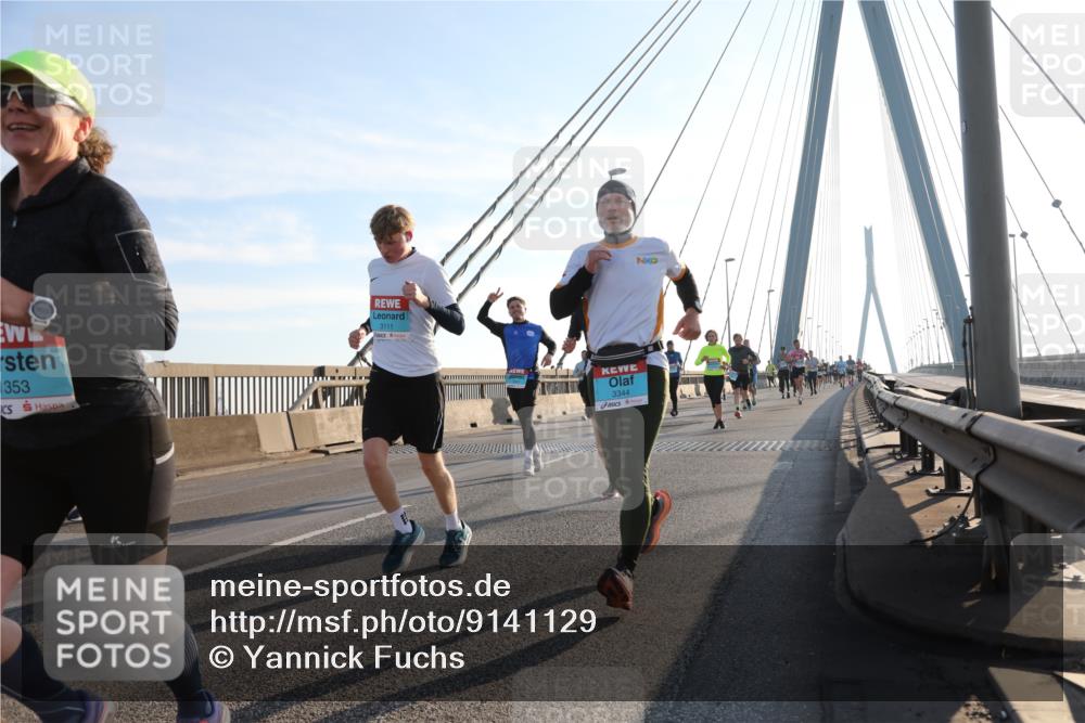 03.10.2025 - Köhlbrandbrückenlauf Yannick Fuchs http://msf.ph/oto/9141129 03.10.2025 08:26:01 Position 2 1353, 3111, 3344 meine-sportfotos.de