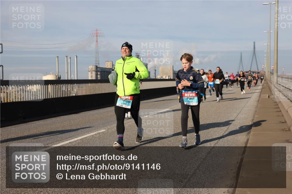 03.10.2025 - Köhlbrandbrückenlauf Lena Gebhardt http://msf.ph/oto/9141146 03.10.2025 09:58:57 Position 2 1, 10, 1549, 1548 meine-sportfotos.de