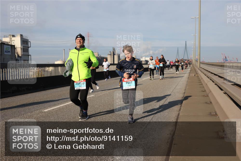 03.10.2025 - Köhlbrandbrückenlauf Lena Gebhardt http://msf.ph/oto/9141159 03.10.2025 09:58:58 Position 2 1549, 1548 meine-sportfotos.de
