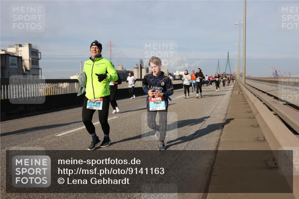 03.10.2025 - Köhlbrandbrückenlauf Lena Gebhardt http://msf.ph/oto/9141163 03.10.2025 09:58:58 Position 2 1549, 1548 meine-sportfotos.de