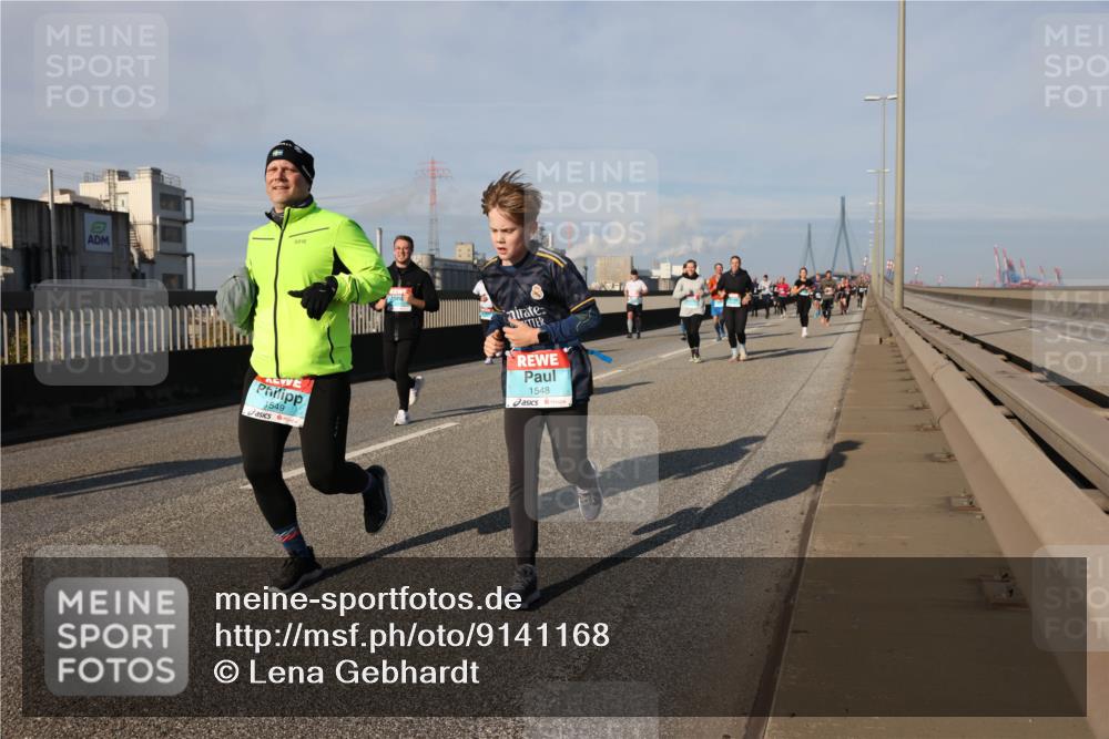 03.10.2025 - Köhlbrandbrückenlauf Lena Gebhardt http://msf.ph/oto/9141168 03.10.2025 09:58:58 Position 2 1549, 1548 meine-sportfotos.de