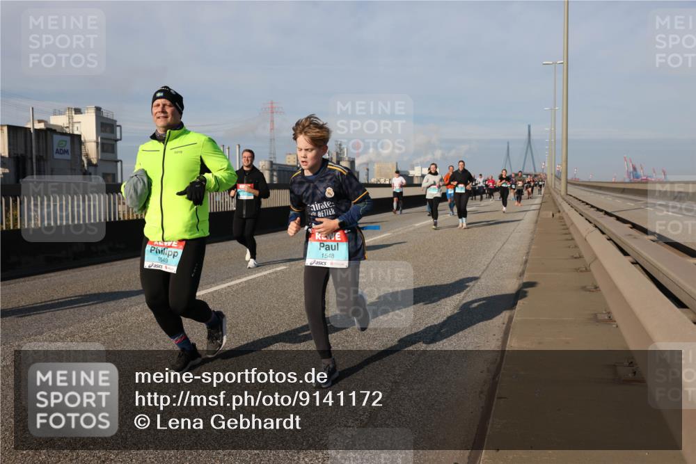 03.10.2025 - Köhlbrandbrückenlauf Lena Gebhardt http://msf.ph/oto/9141172 03.10.2025 09:58:58 Position 2 1549, 1548 meine-sportfotos.de