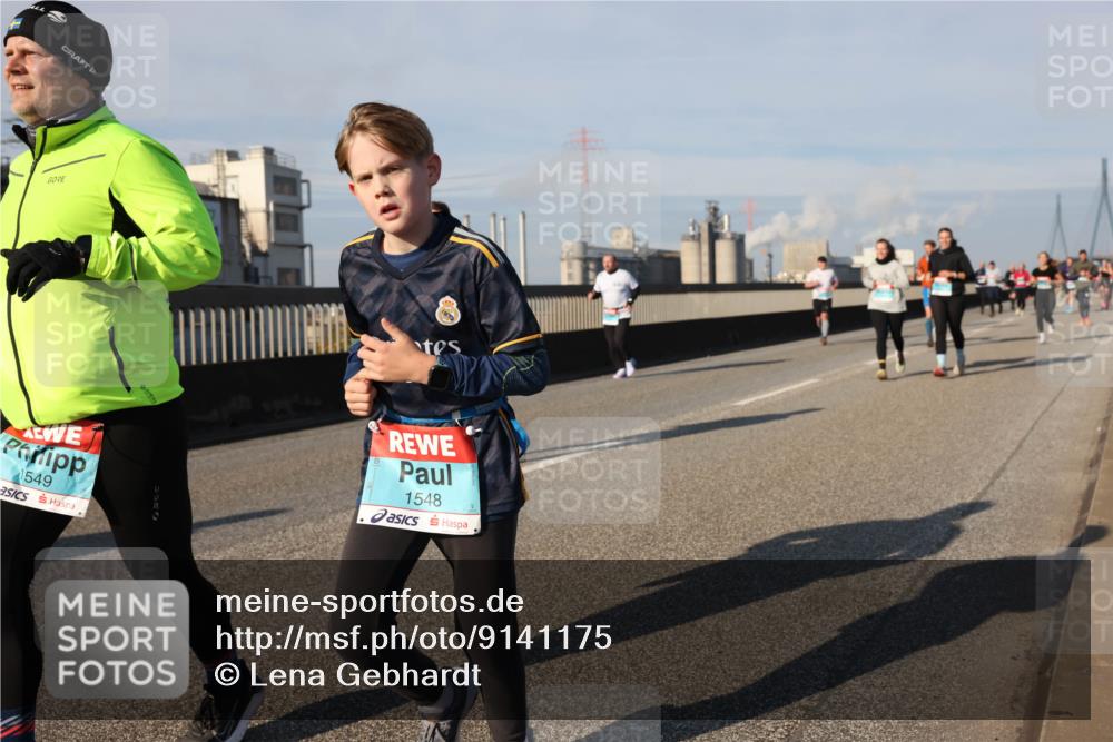 03.10.2025 - Köhlbrandbrückenlauf Lena Gebhardt http://msf.ph/oto/9141175 03.10.2025 09:58:59 Position 2 1549, 1548 meine-sportfotos.de
