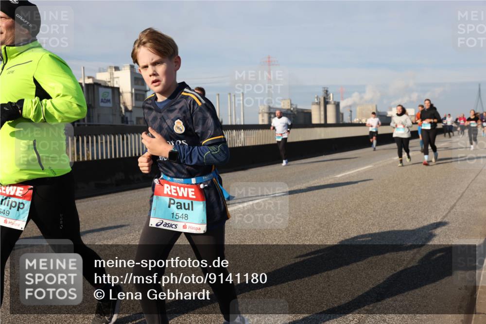 03.10.2025 - Köhlbrandbrückenlauf Lena Gebhardt http://msf.ph/oto/9141180 03.10.2025 09:58:59 Position 2 549, 1548 meine-sportfotos.de