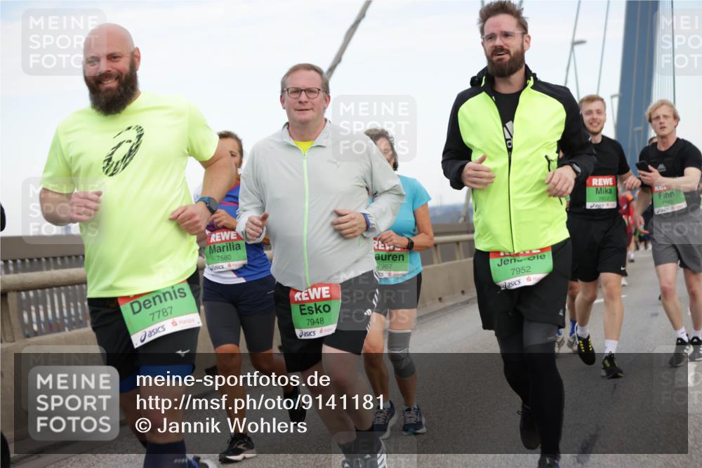 03.10.2025 - Köhlbrandbrückenlauf Jannik Wohlers http://msf.ph/oto/9141181 03.10.2025 15:33:10 Position 1 7787, 7580, 7948, 7967, 7952, 7852, 7760 meine-sportfotos.de