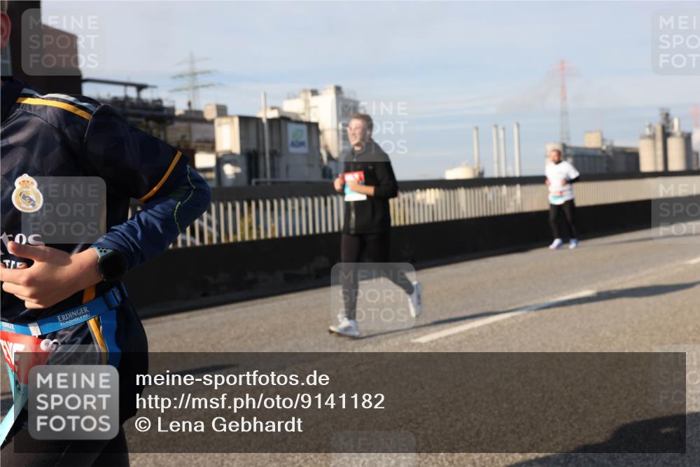 03.10.2025 - Köhlbrandbrückenlauf Lena Gebhardt http://msf.ph/oto/9141182 03.10.2025 09:58:59 Position 2  meine-sportfotos.de