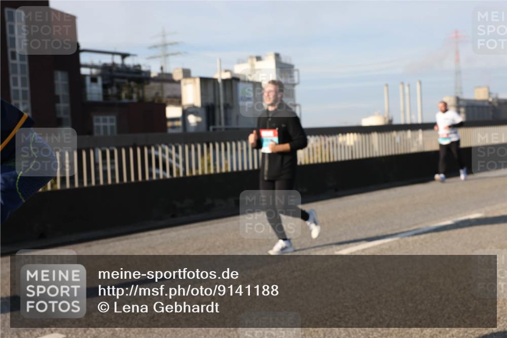 03.10.2025 - Köhlbrandbrückenlauf Lena Gebhardt http://msf.ph/oto/9141188 03.10.2025 09:58:59 Position 2  meine-sportfotos.de