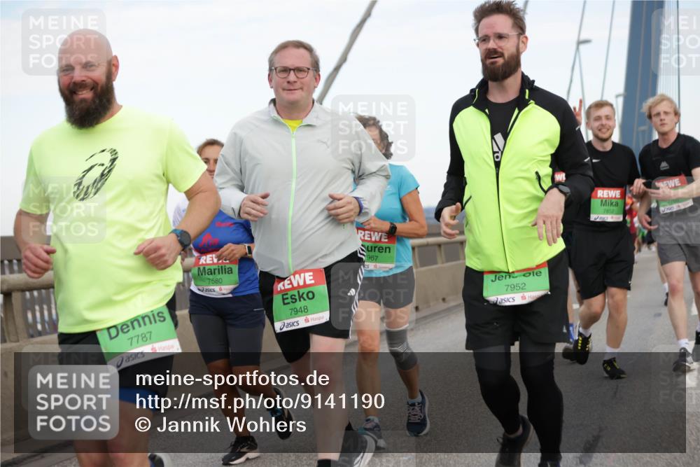 03.10.2025 - Köhlbrandbrückenlauf Jannik Wohlers http://msf.ph/oto/9141190 03.10.2025 15:33:10 Position 1 7787, 7580, 7948, 967, 7952, 7852, 6, 7190 meine-sportfotos.de