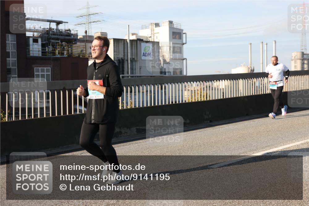 03.10.2025 - Köhlbrandbrückenlauf Lena Gebhardt http://msf.ph/oto/9141195 03.10.2025 09:58:59 Position 2 3557 meine-sportfotos.de