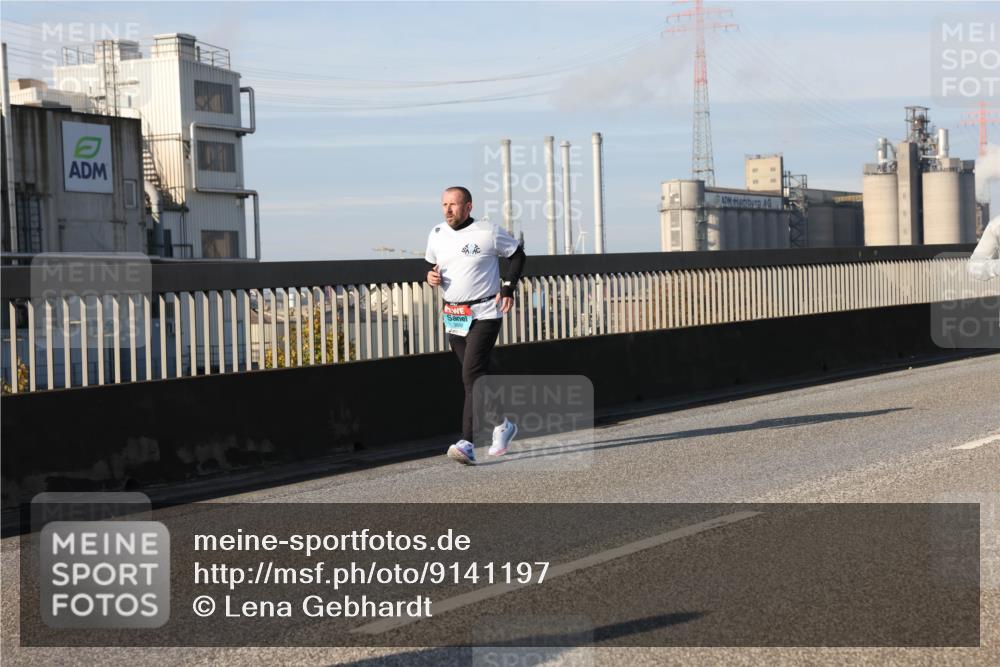 03.10.2025 - Köhlbrandbrückenlauf Lena Gebhardt http://msf.ph/oto/9141197 03.10.2025 09:59:00 Position 2 2 meine-sportfotos.de