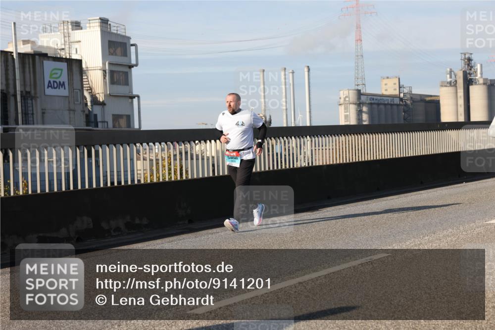 03.10.2025 - Köhlbrandbrückenlauf Lena Gebhardt http://msf.ph/oto/9141201 03.10.2025 09:59:00 Position 2 3698 meine-sportfotos.de