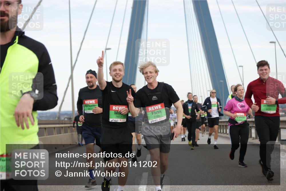 03.10.2025 - Köhlbrandbrückenlauf Jannik Wohlers http://msf.ph/oto/9141202 03.10.2025 15:33:11 Position 1 952, 9014, 7852, 7760, 7649, 8290 meine-sportfotos.de