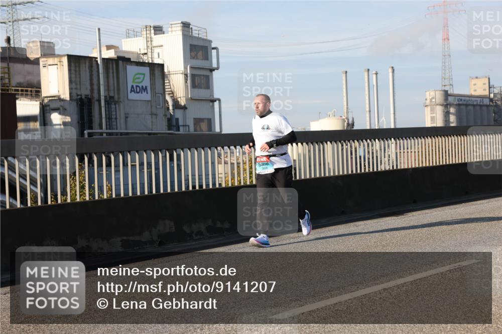 03.10.2025 - Köhlbrandbrückenlauf Lena Gebhardt http://msf.ph/oto/9141207 03.10.2025 09:59:01 Position 2  meine-sportfotos.de