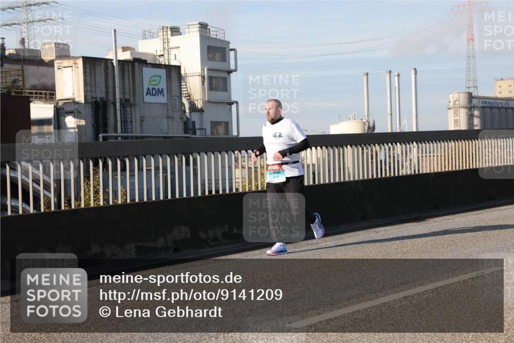 03.10.2025 - Köhlbrandbrückenlauf Lena Gebhardt http://msf.ph/oto/9141209 03.10.2025 09:59:01 Position 2  meine-sportfotos.de