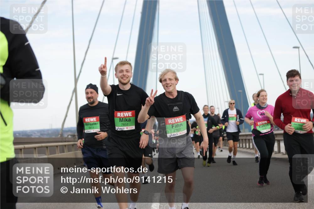03.10.2025 - Köhlbrandbrückenlauf Jannik Wohlers http://msf.ph/oto/9141215 03.10.2025 15:33:11 Position 1 9014, 7852, 7760, 8290 meine-sportfotos.de